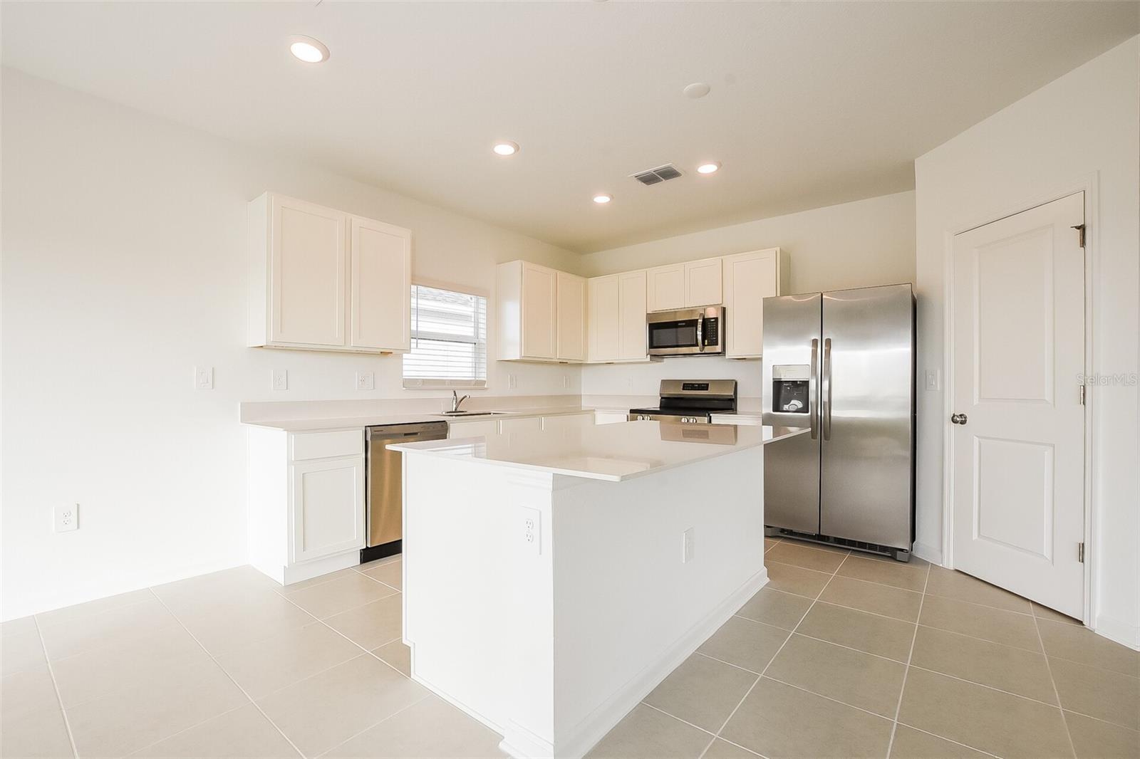 Image 4 of 15 For 406 Puma Loop