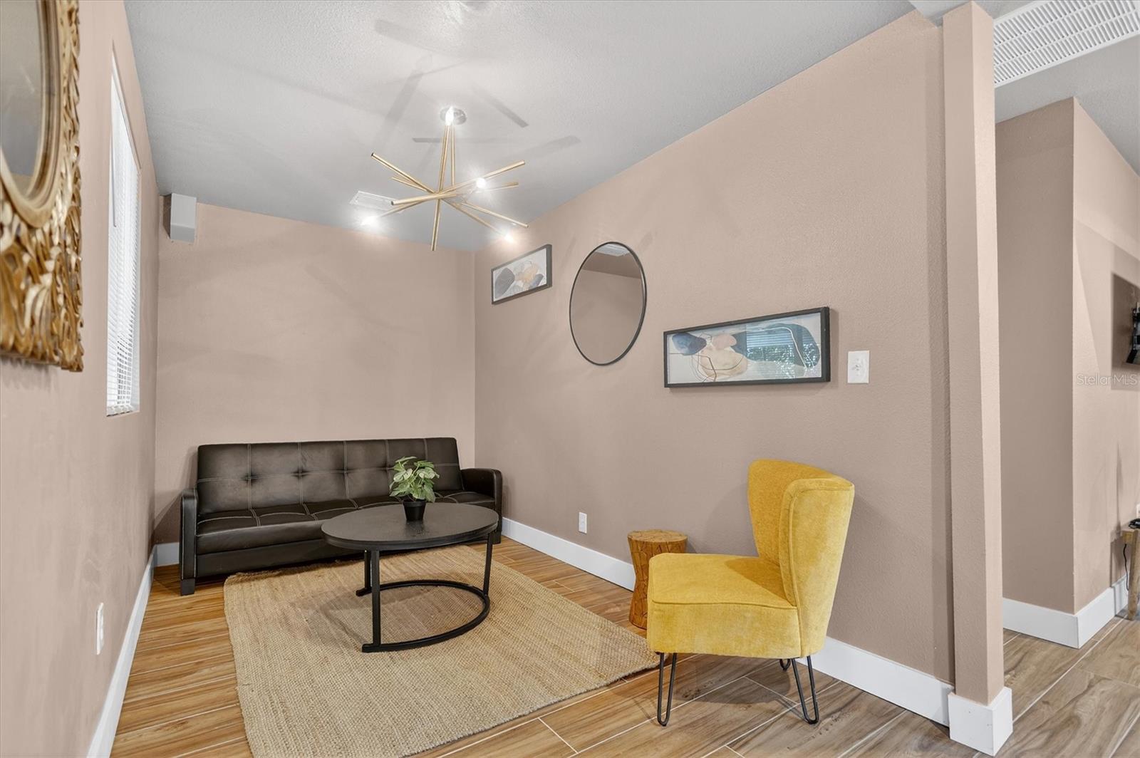 Image 10 of 19 For 917 Mack Avenue