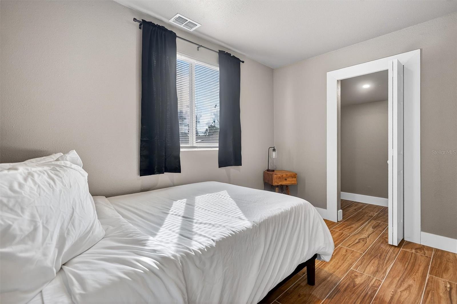 Image 17 of 19 For 917 Mack Avenue