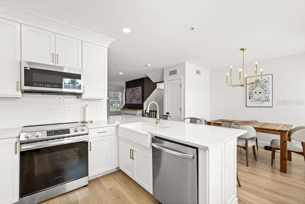 Image 12 of 70 For 1050 Waterside Drive 0