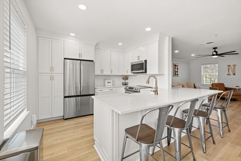 Image 14 of 70 For 1050 Waterside Drive 0