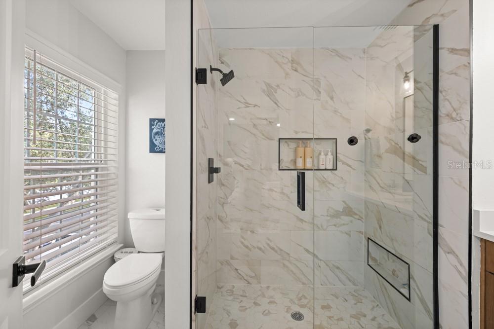 Image 21 of 70 For 1050 Waterside Drive 0