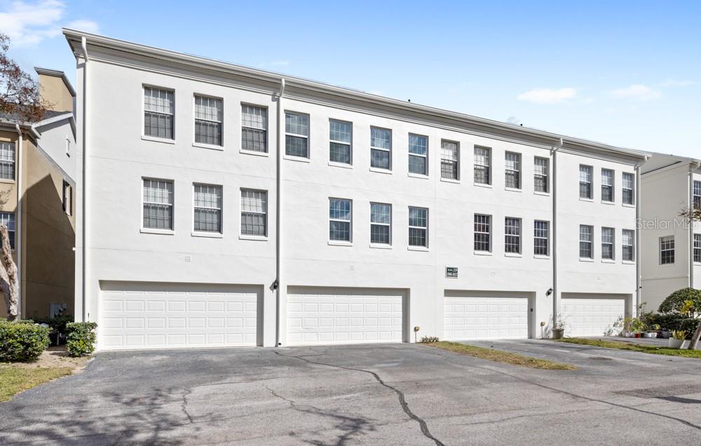 Image 28 of 70 For 1050 Waterside Drive 0