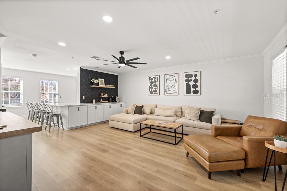 Image 6 of 70 For 1050 Waterside Drive 0