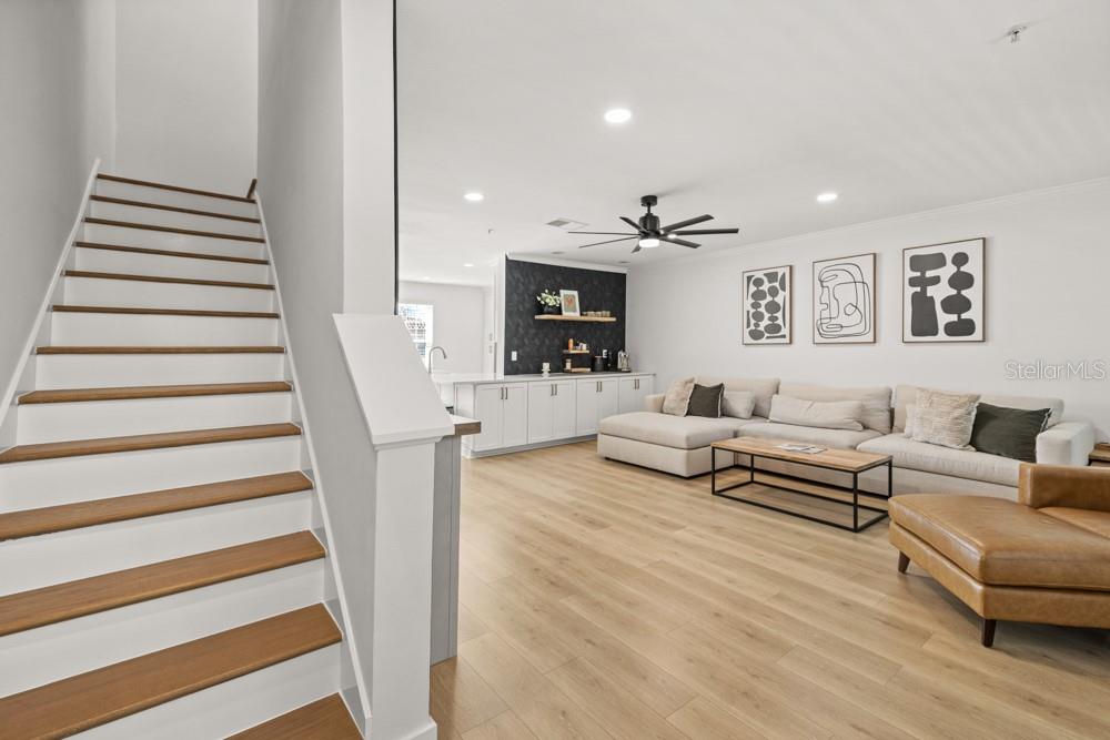 Image 8 of 70 For 1050 Waterside Drive 0