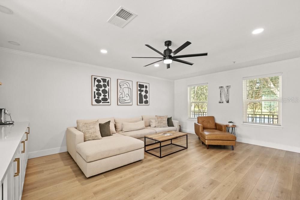 Image 9 of 70 For 1050 Waterside Drive 0