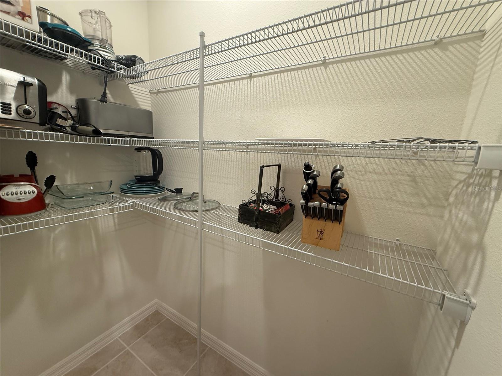 Image 19 of 39 For 423 Pelham Park Drive