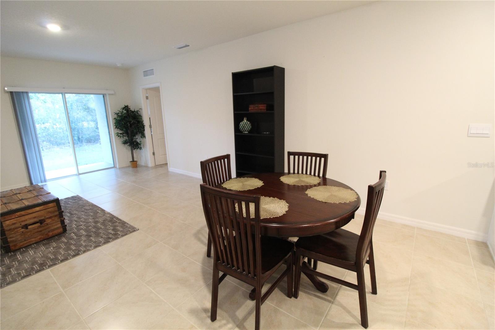 Image 20 of 39 For 423 Pelham Park Drive