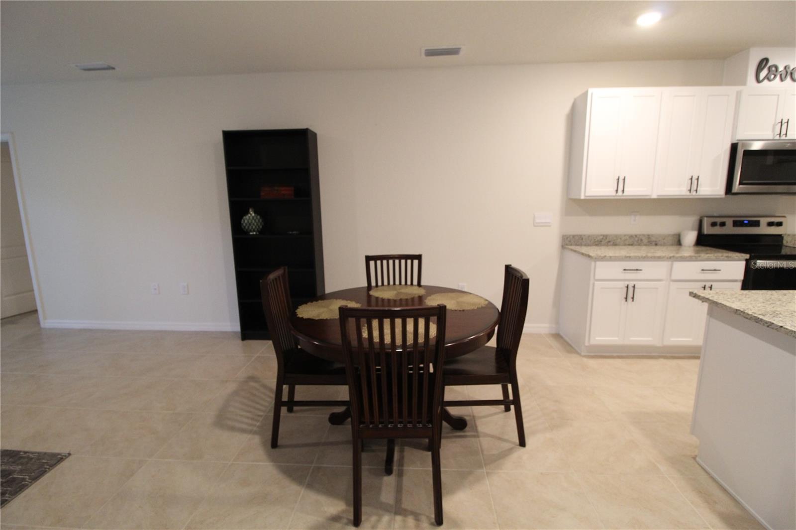 Image 21 of 39 For 423 Pelham Park Drive