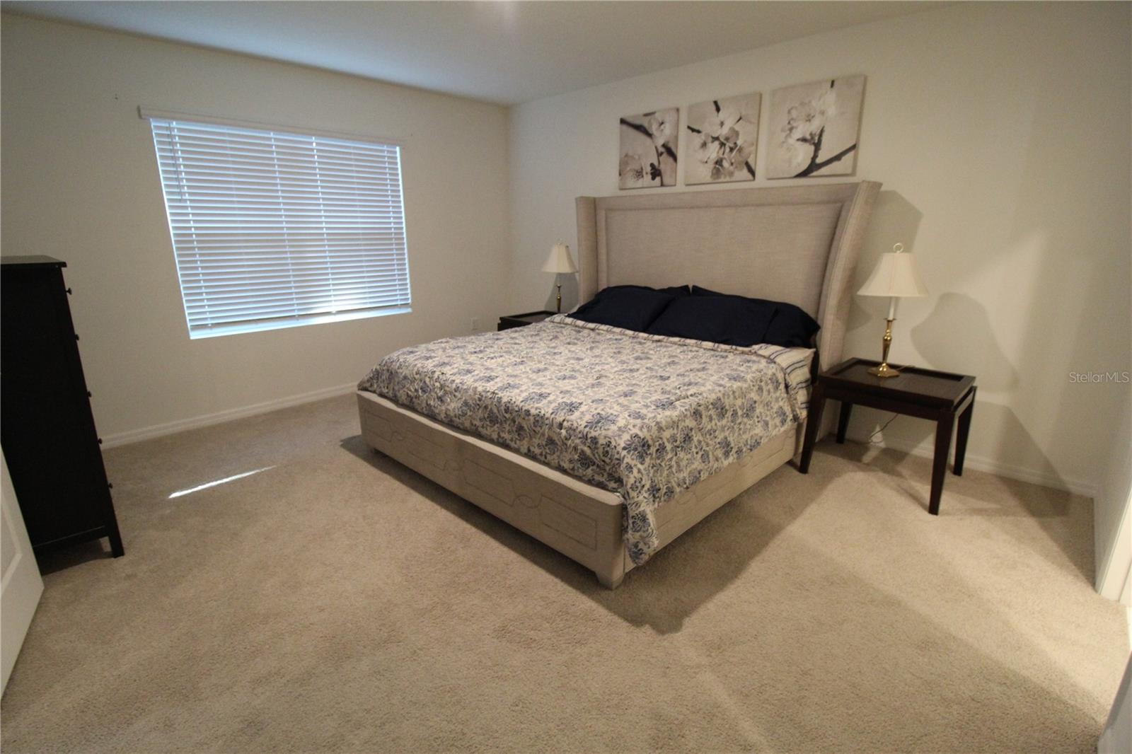 Image 24 of 39 For 423 Pelham Park Drive