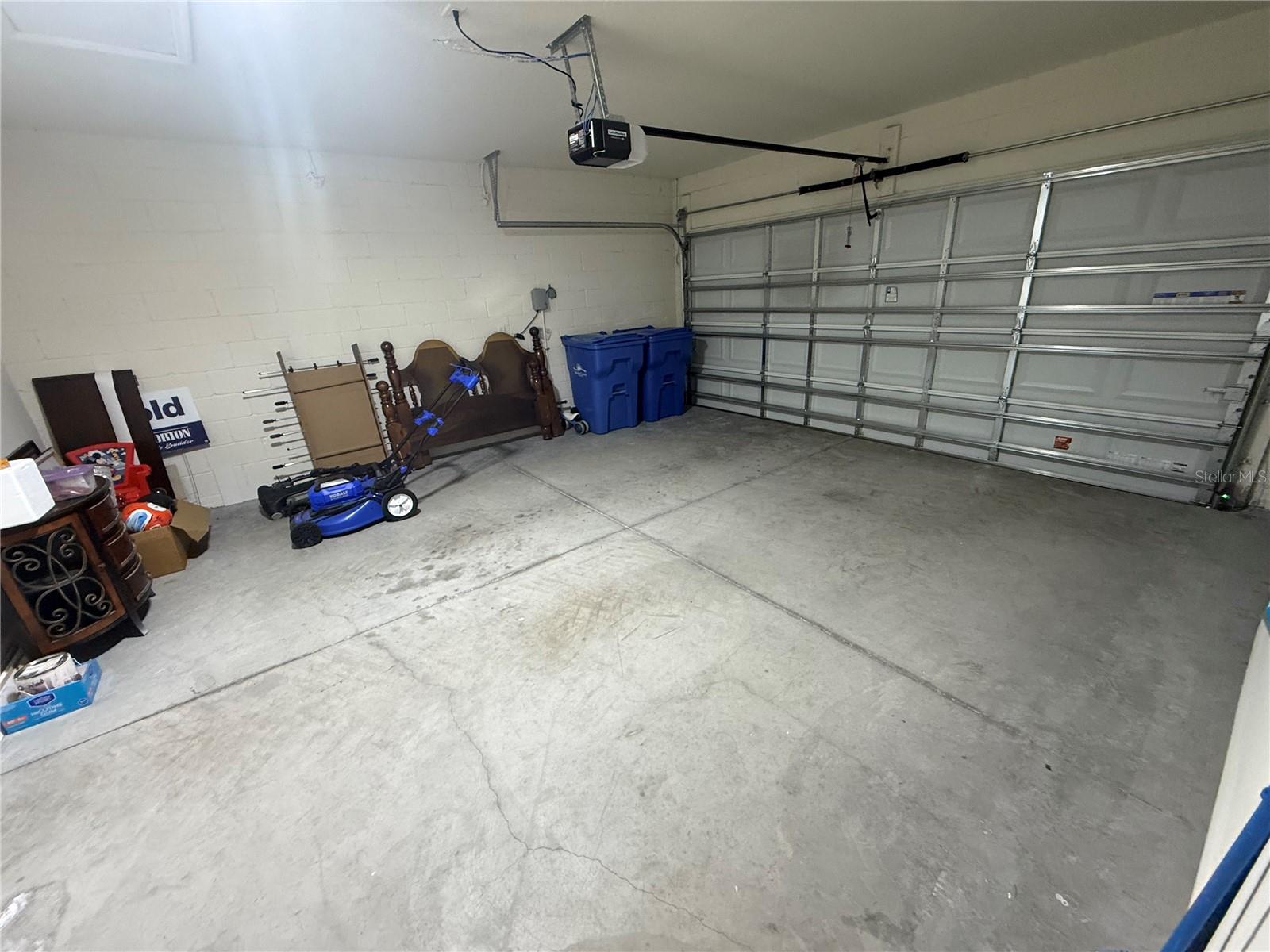 Image 33 of 39 For 423 Pelham Park Drive