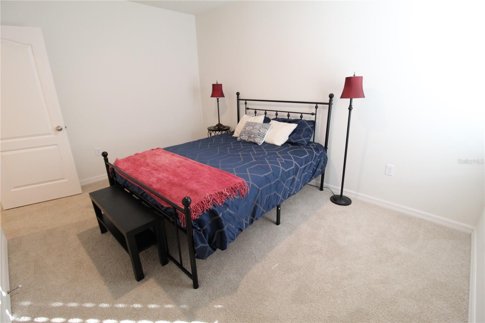 Image 5 of 39 For 423 Pelham Park Drive