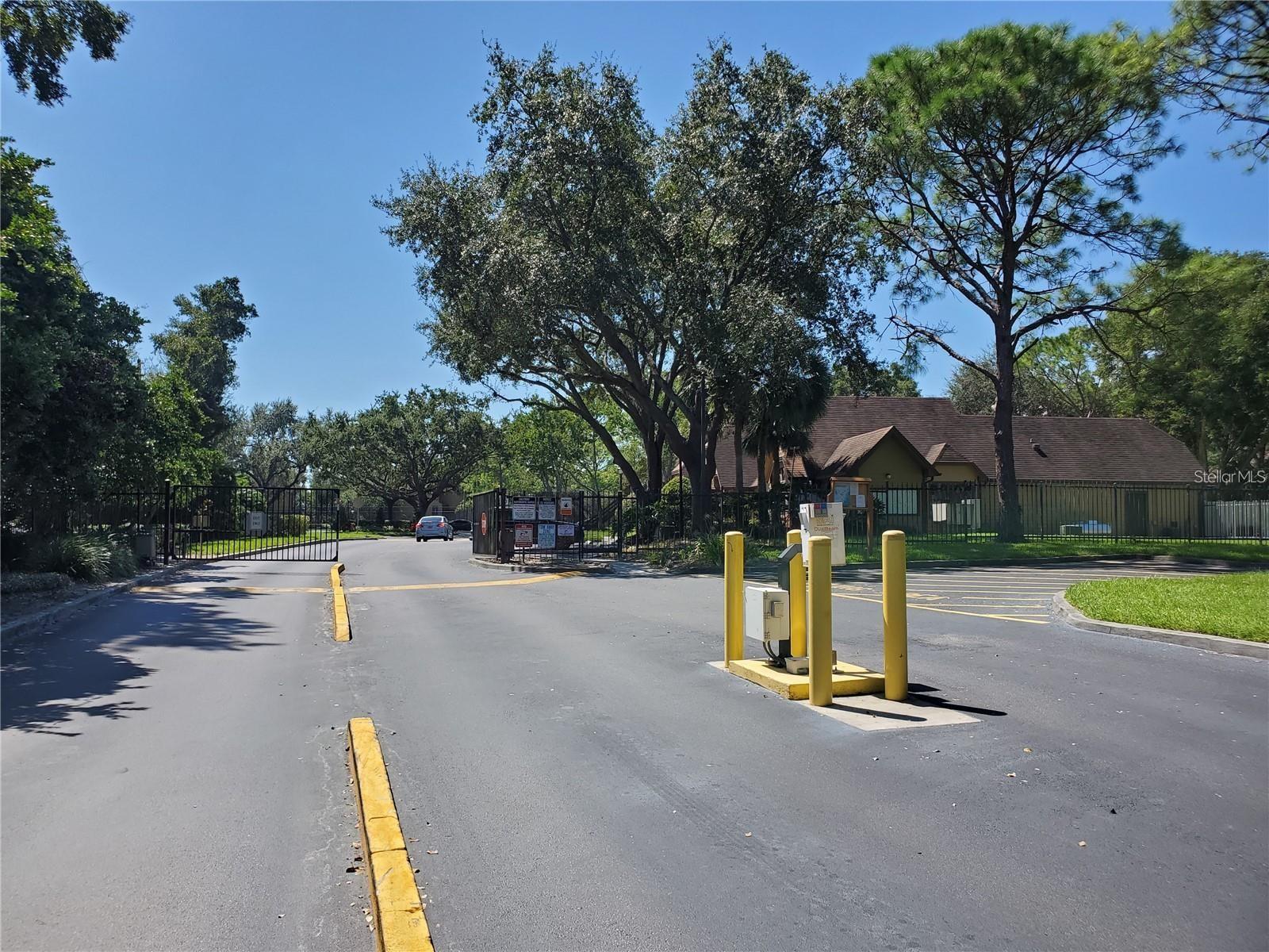 Image 18 of 34 For 315 Lakepointe Drive 102