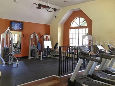 Image 19 of 34 For 315 Lakepointe Drive 102