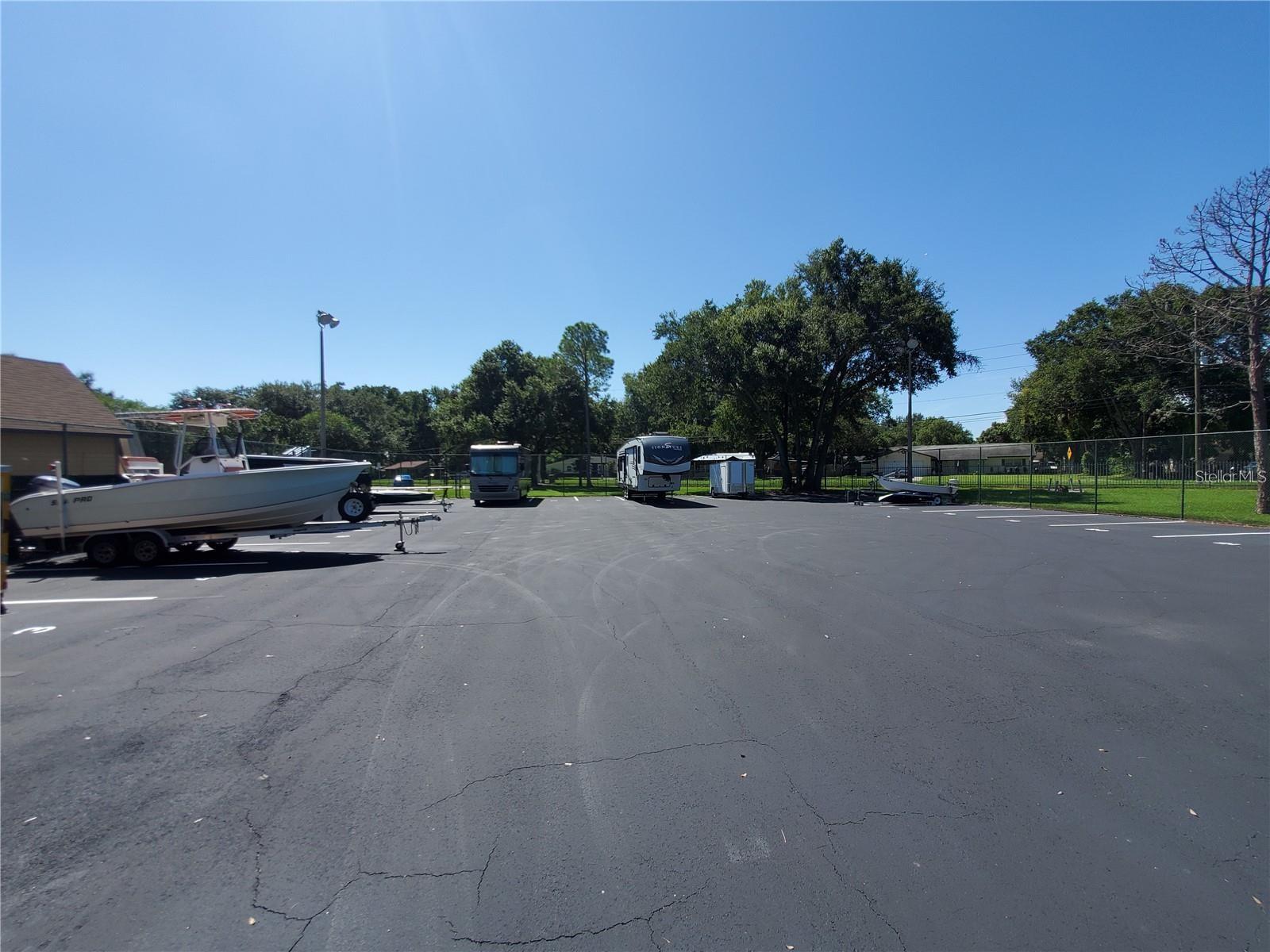 Image 29 of 34 For 315 Lakepointe Drive 102