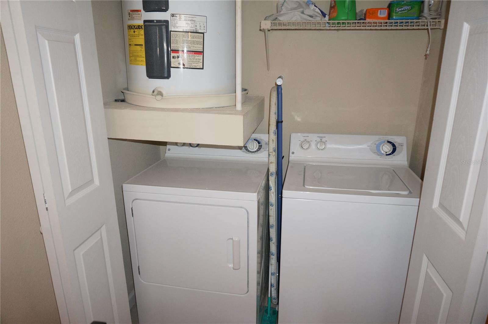 Image 7 of 34 For 315 Lakepointe Drive 102