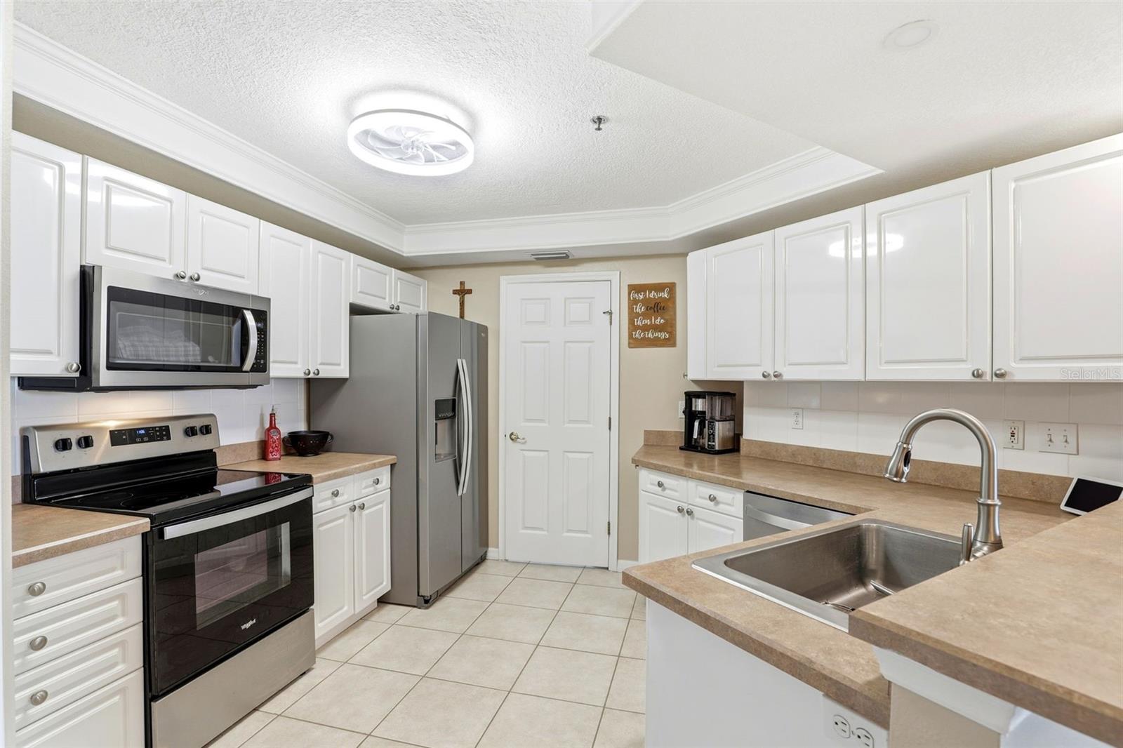 Image 11 of 46 For 5300 Atlantic Avenue 6-502