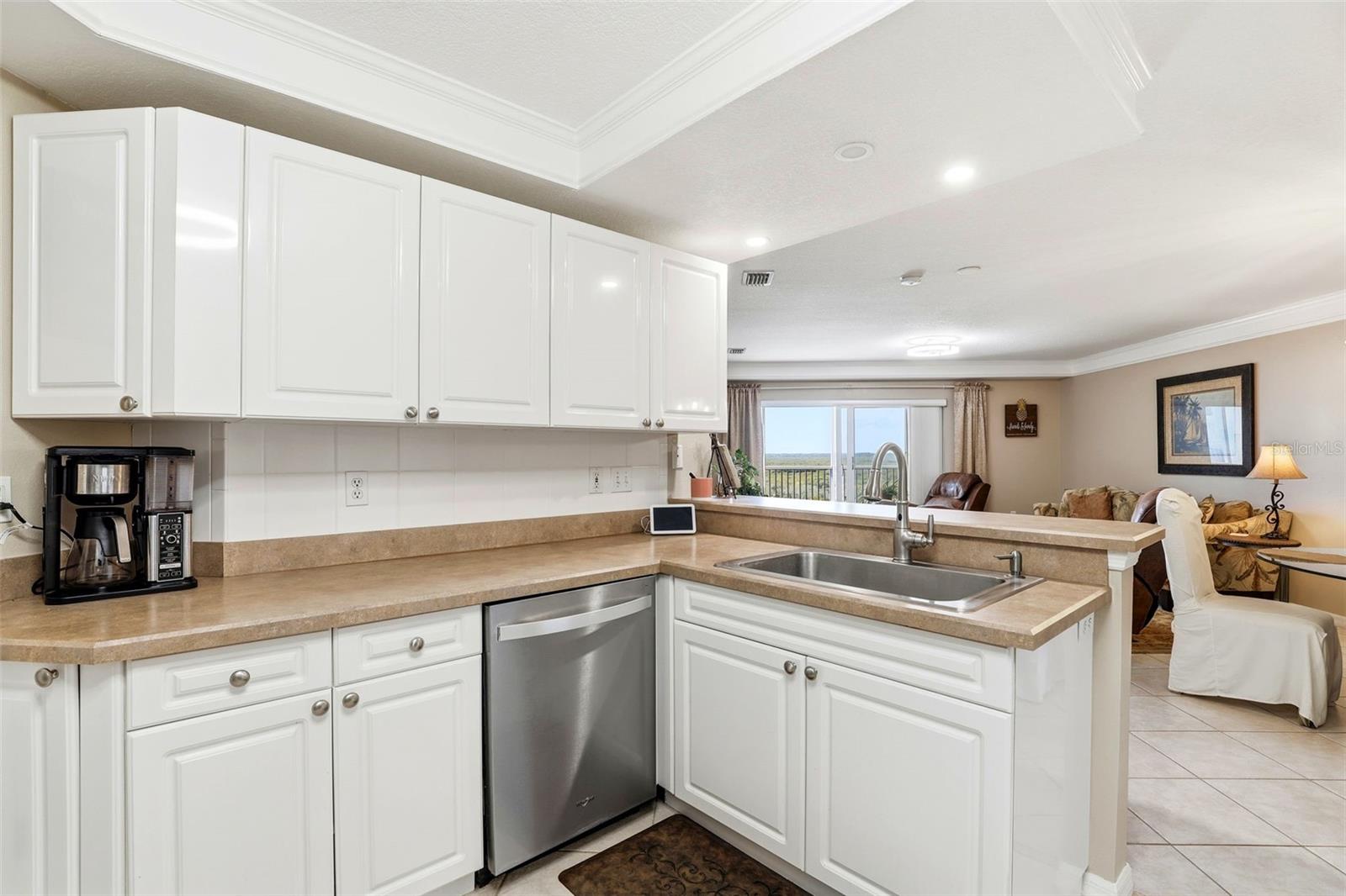 Image 14 of 46 For 5300 Atlantic Avenue 6-502