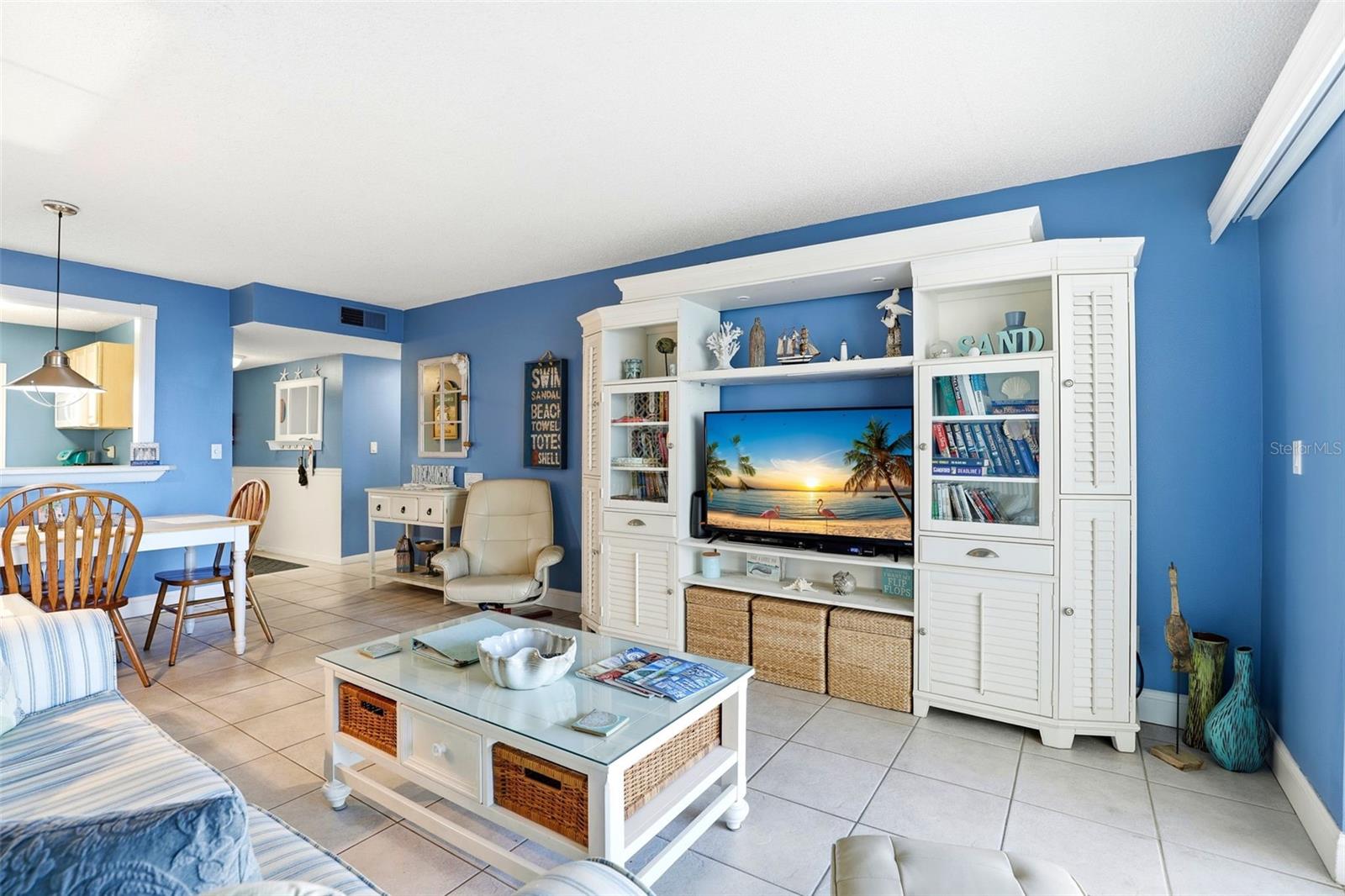 Image 11 of 39 For 4153 Atlantic Avenue 217