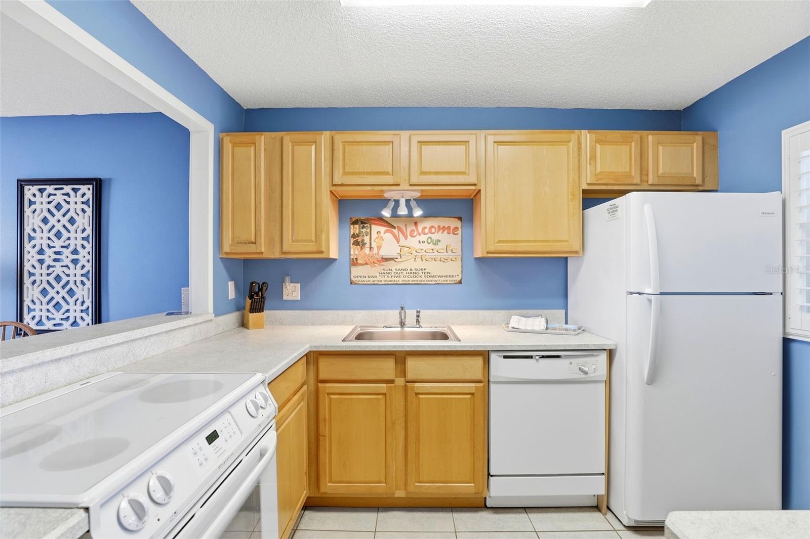 Image 13 of 39 For 4153 Atlantic Avenue 217