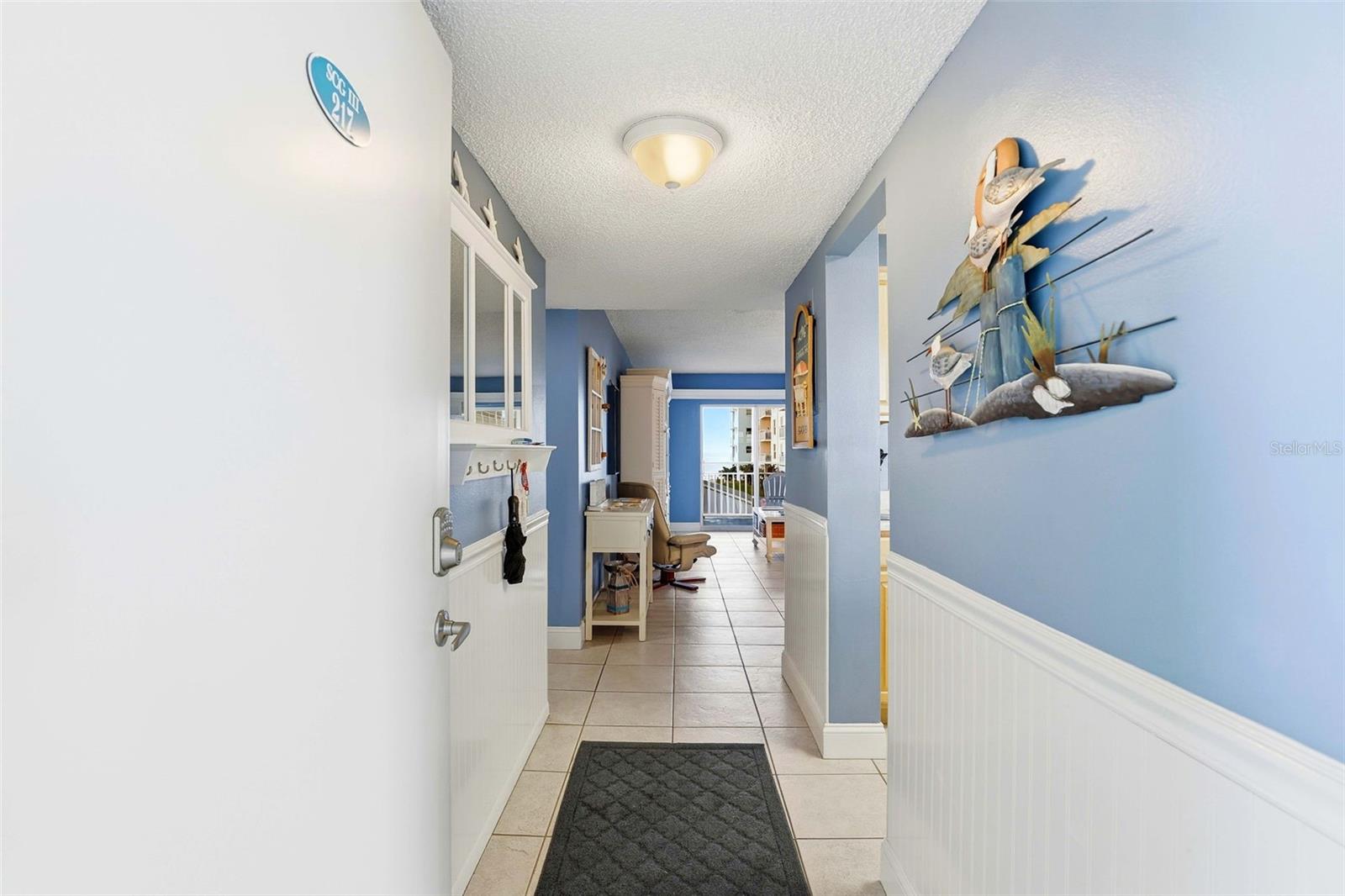 Image 5 of 39 For 4153 Atlantic Avenue 217