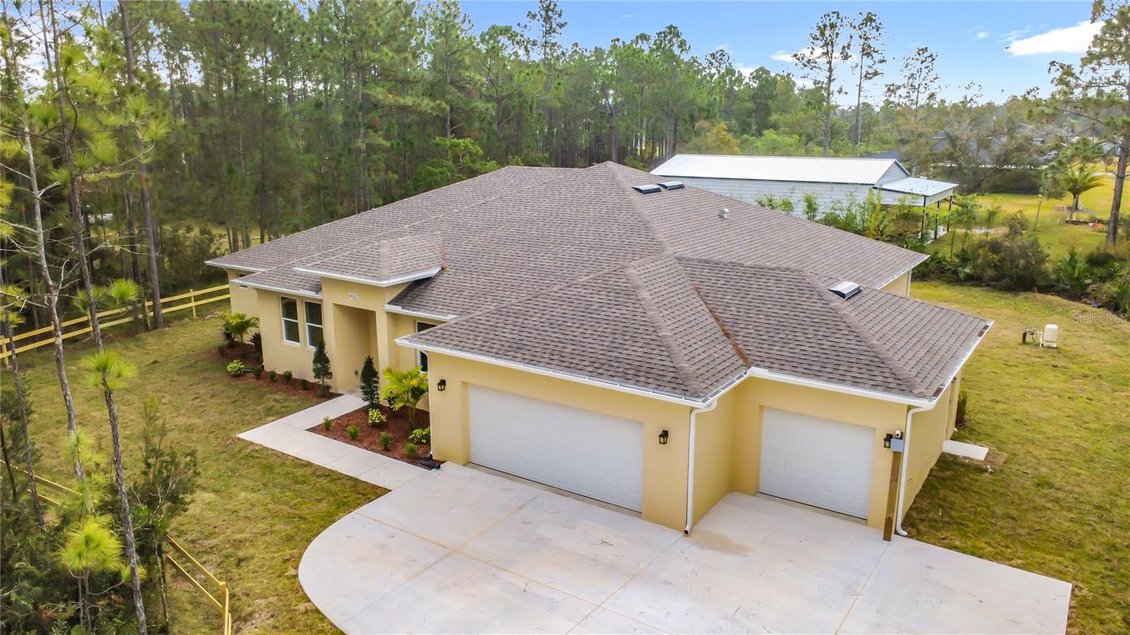 Image 3 of 85 For 19022 Mardi Gras Street