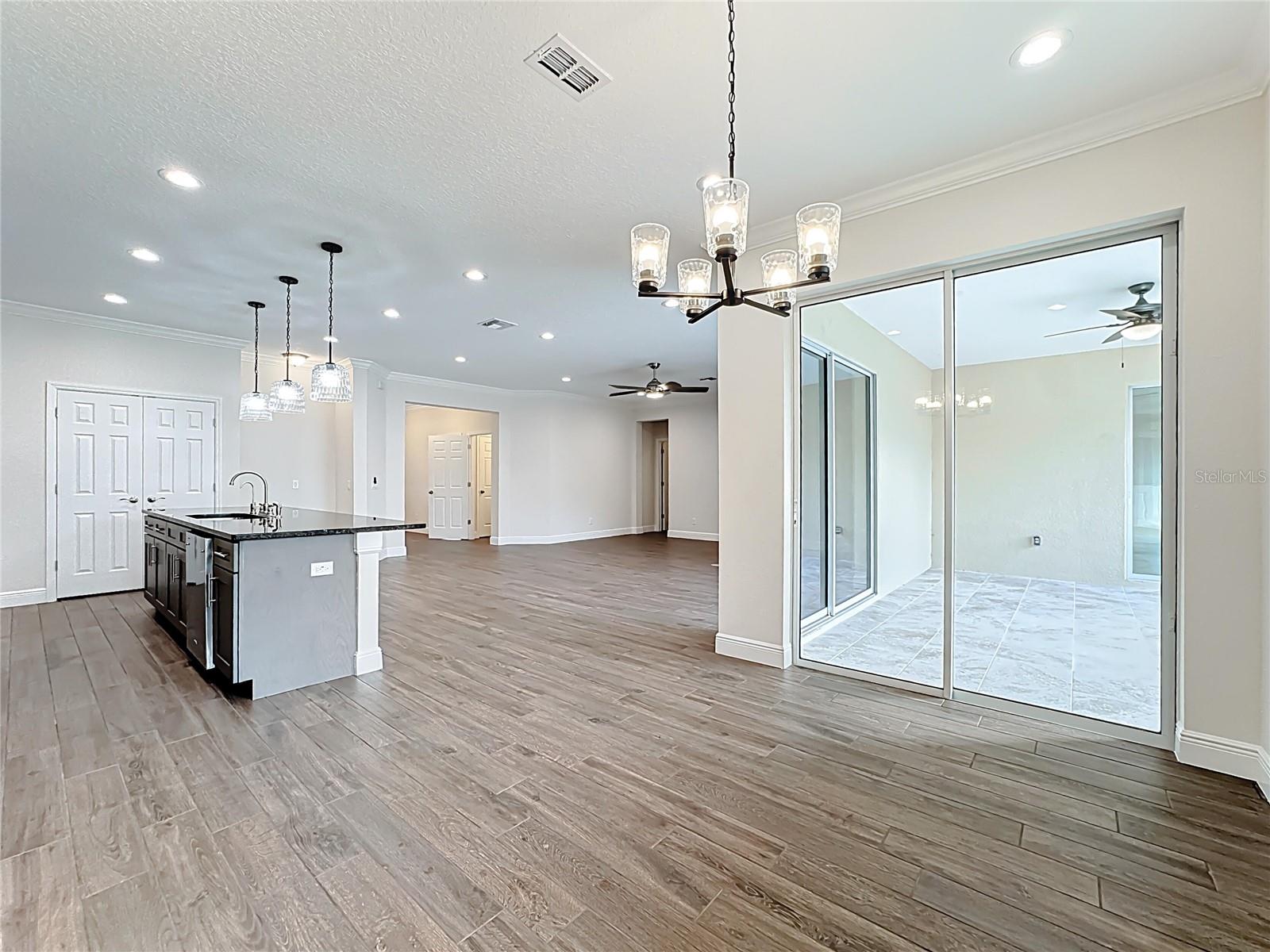 Image 36 of 85 For 19022 Mardi Gras Street