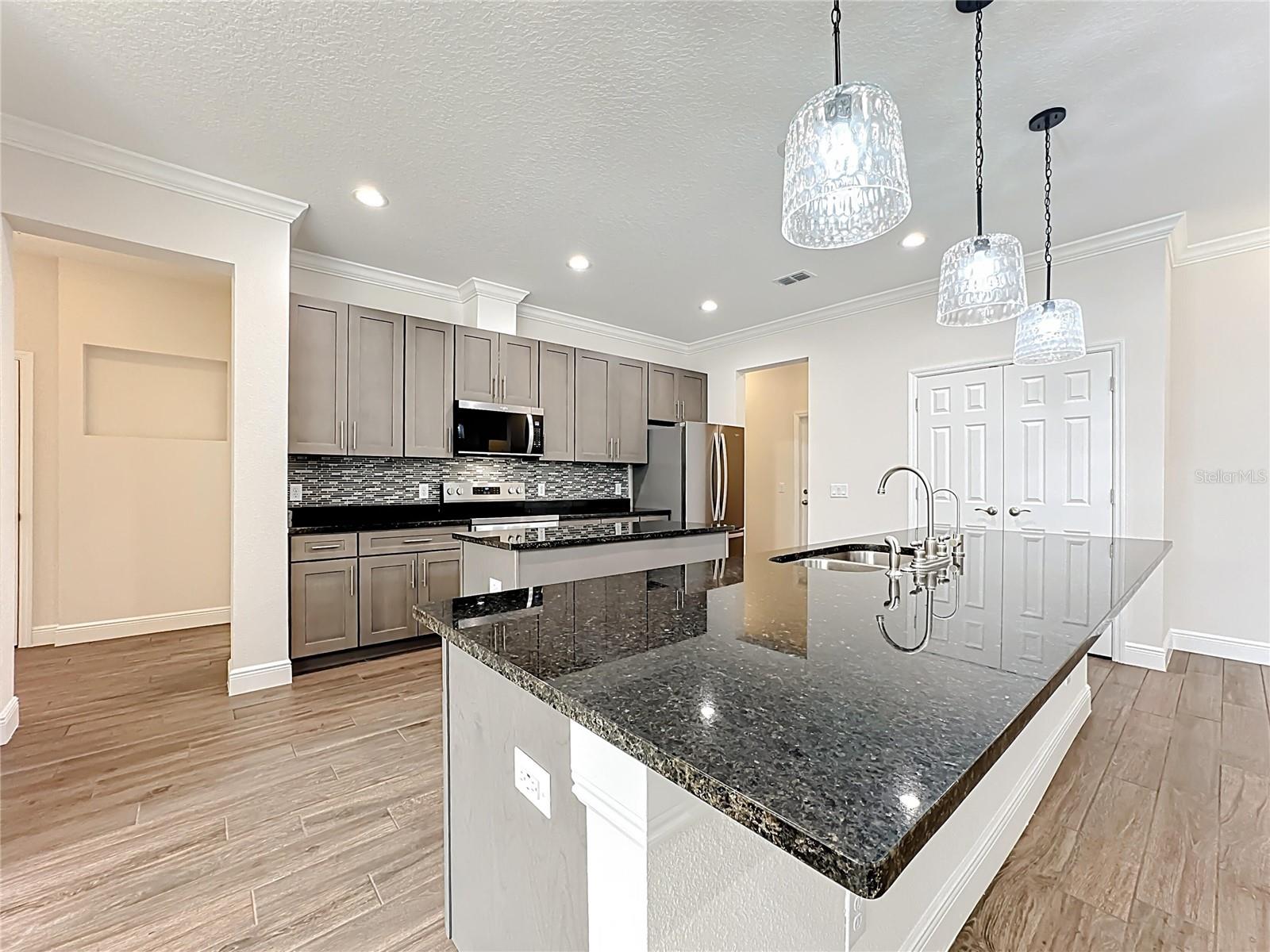 Image 38 of 85 For 19022 Mardi Gras Street