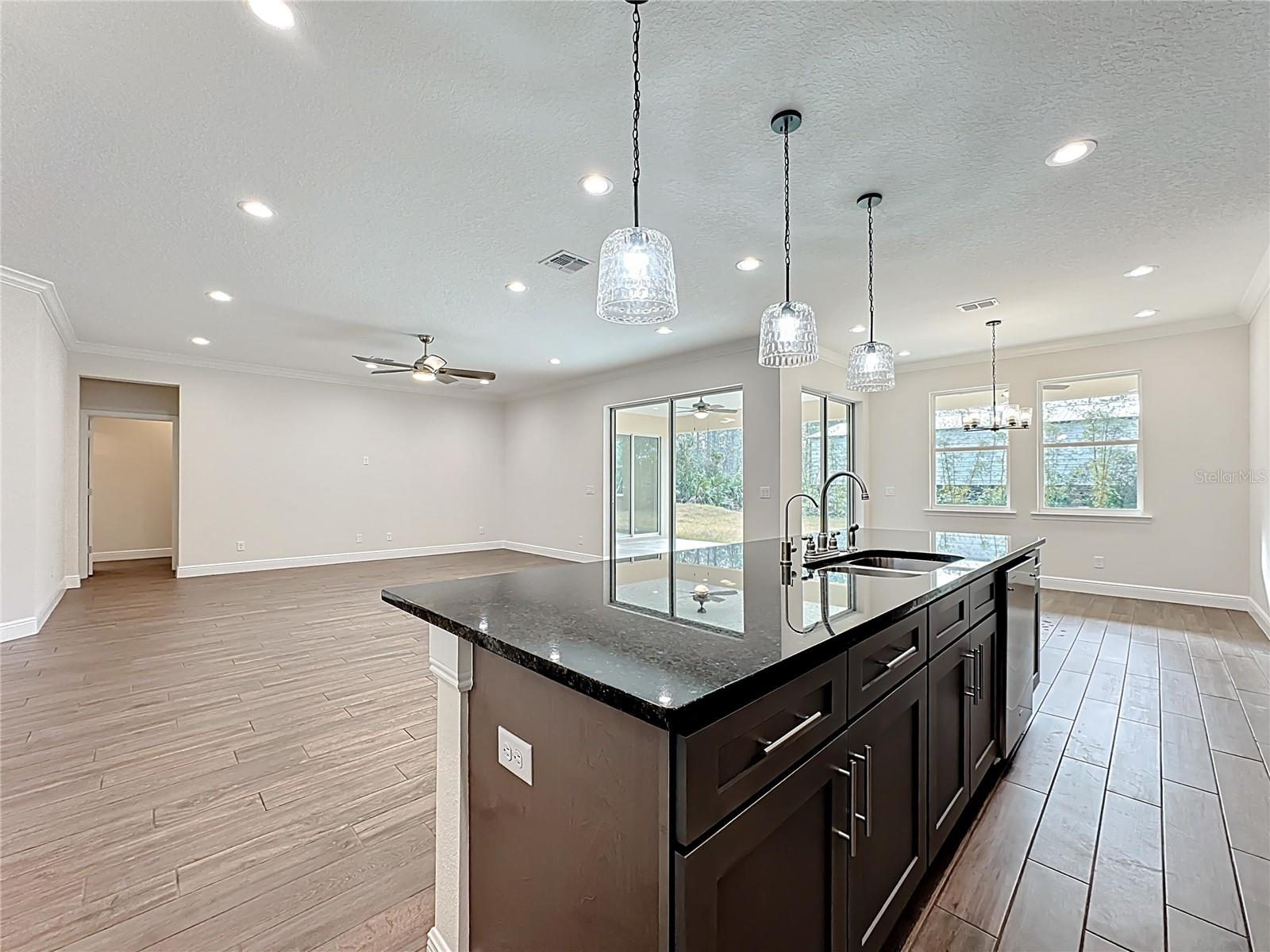 Image 78 of 85 For 19022 Mardi Gras Street