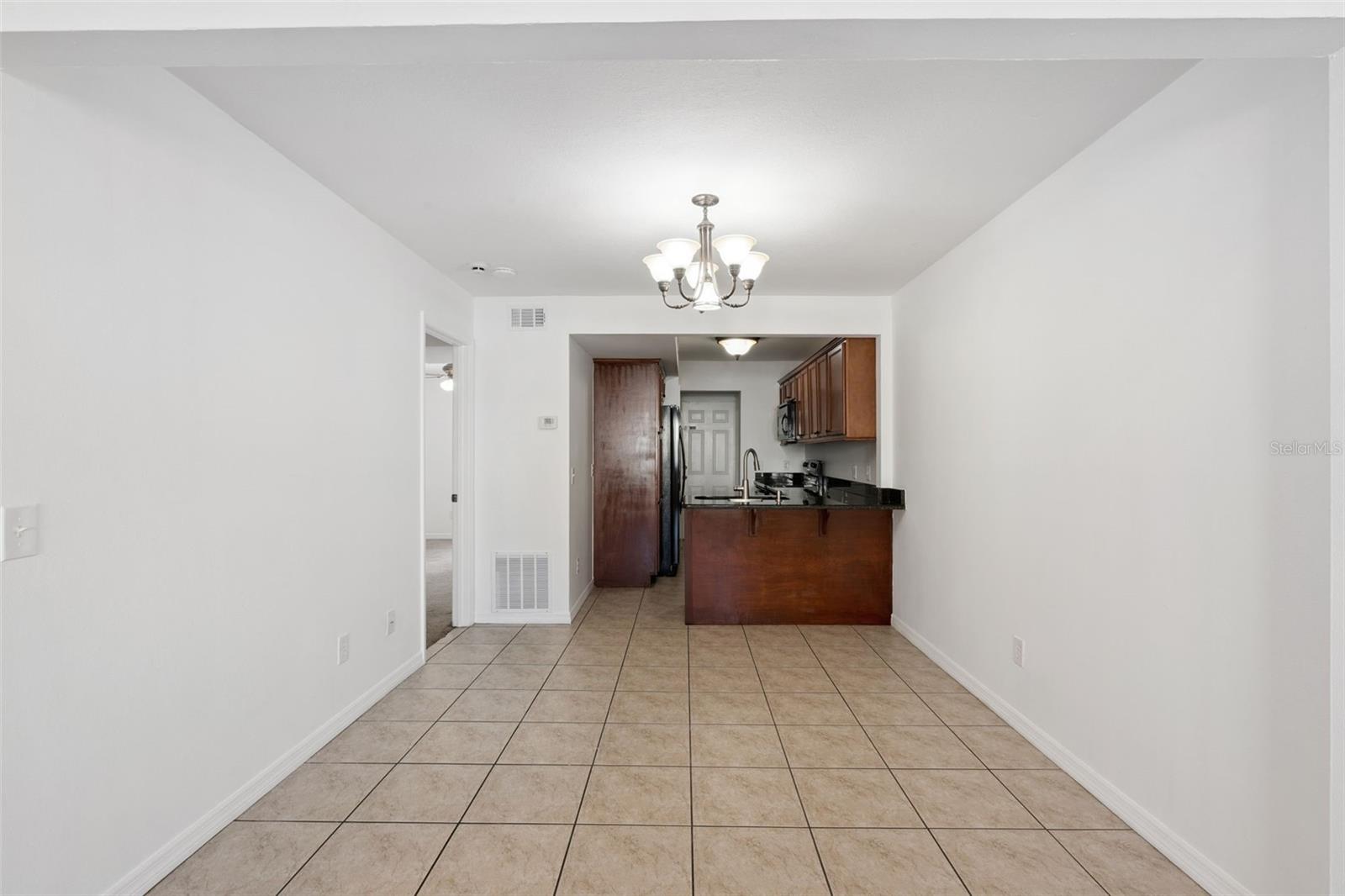 Image 5 of 45 For 1261 Winter Green Way