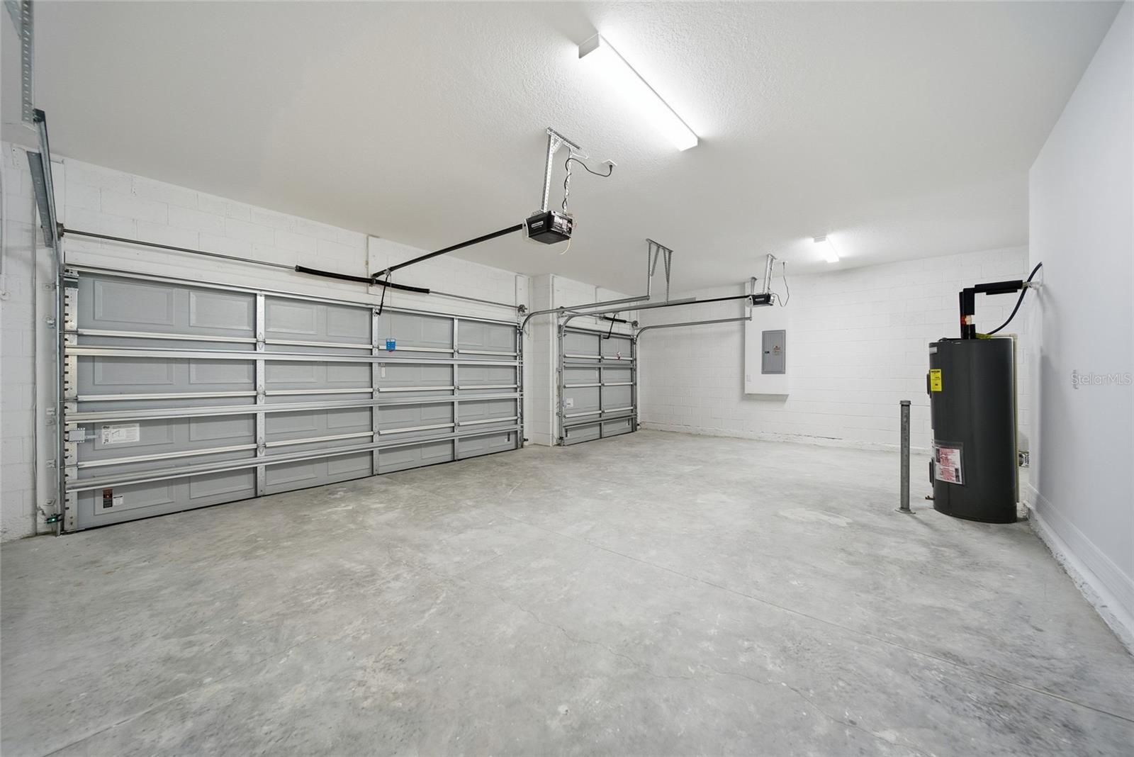 Image 19 of 22 For 32 Glenridge Circle