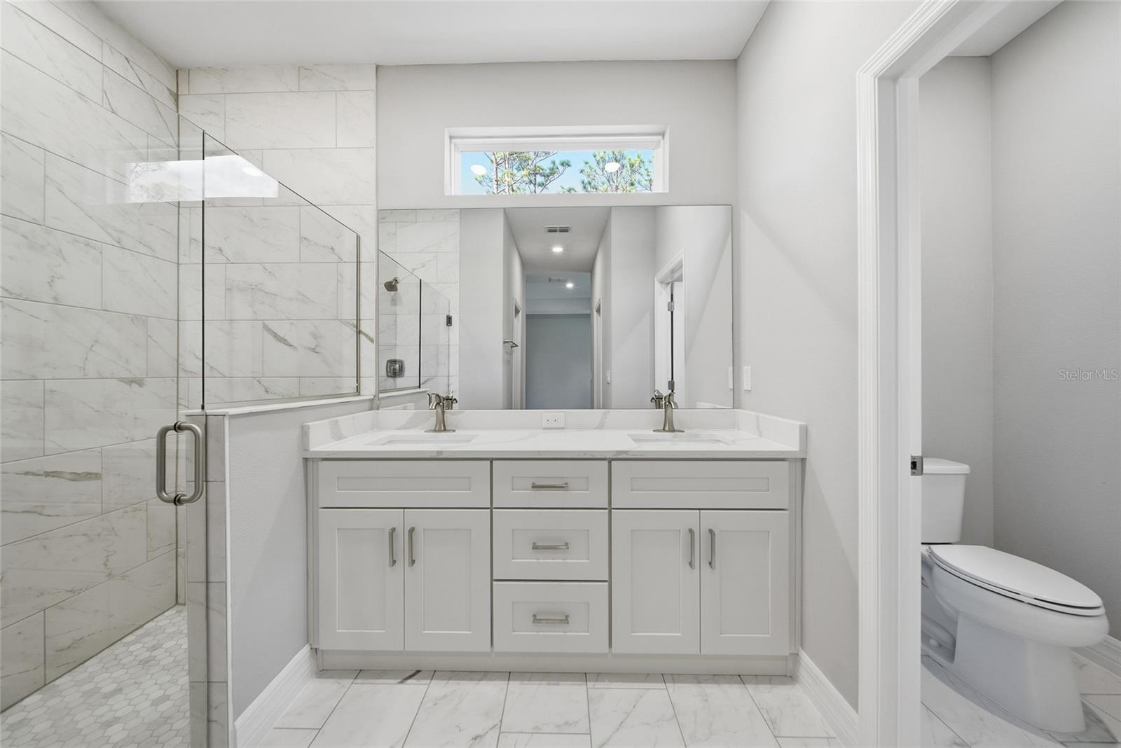 Image 5 of 22 For 32 Glenridge Circle