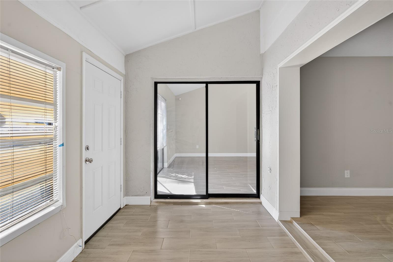 Image 22 of 29 For 605 Woodridge Drive