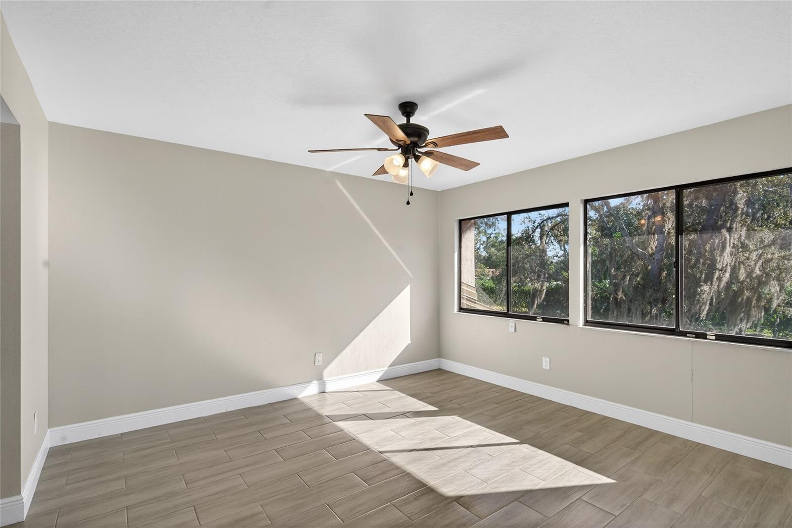 Image 24 of 29 For 605 Woodridge Drive