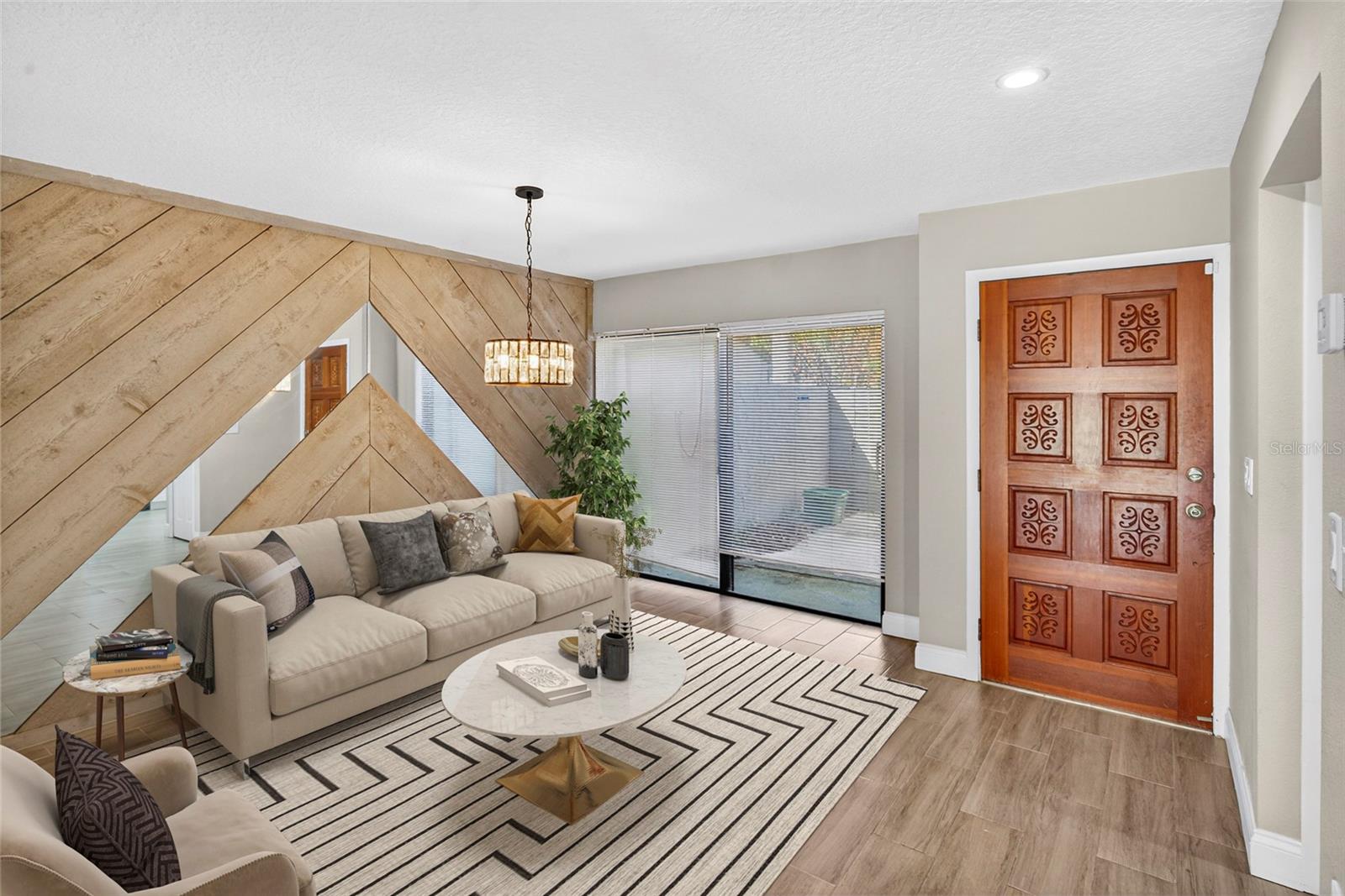 Image 4 of 29 For 605 Woodridge Drive