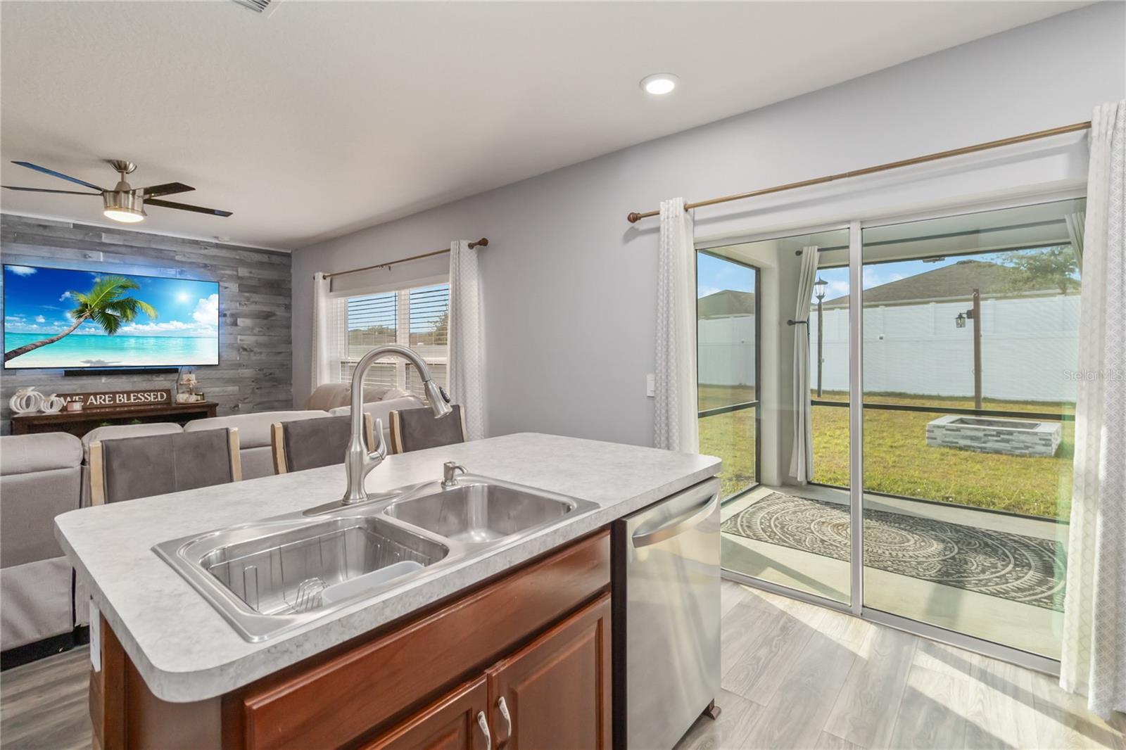 Image 11 of 48 For 410 Kestrel Drive