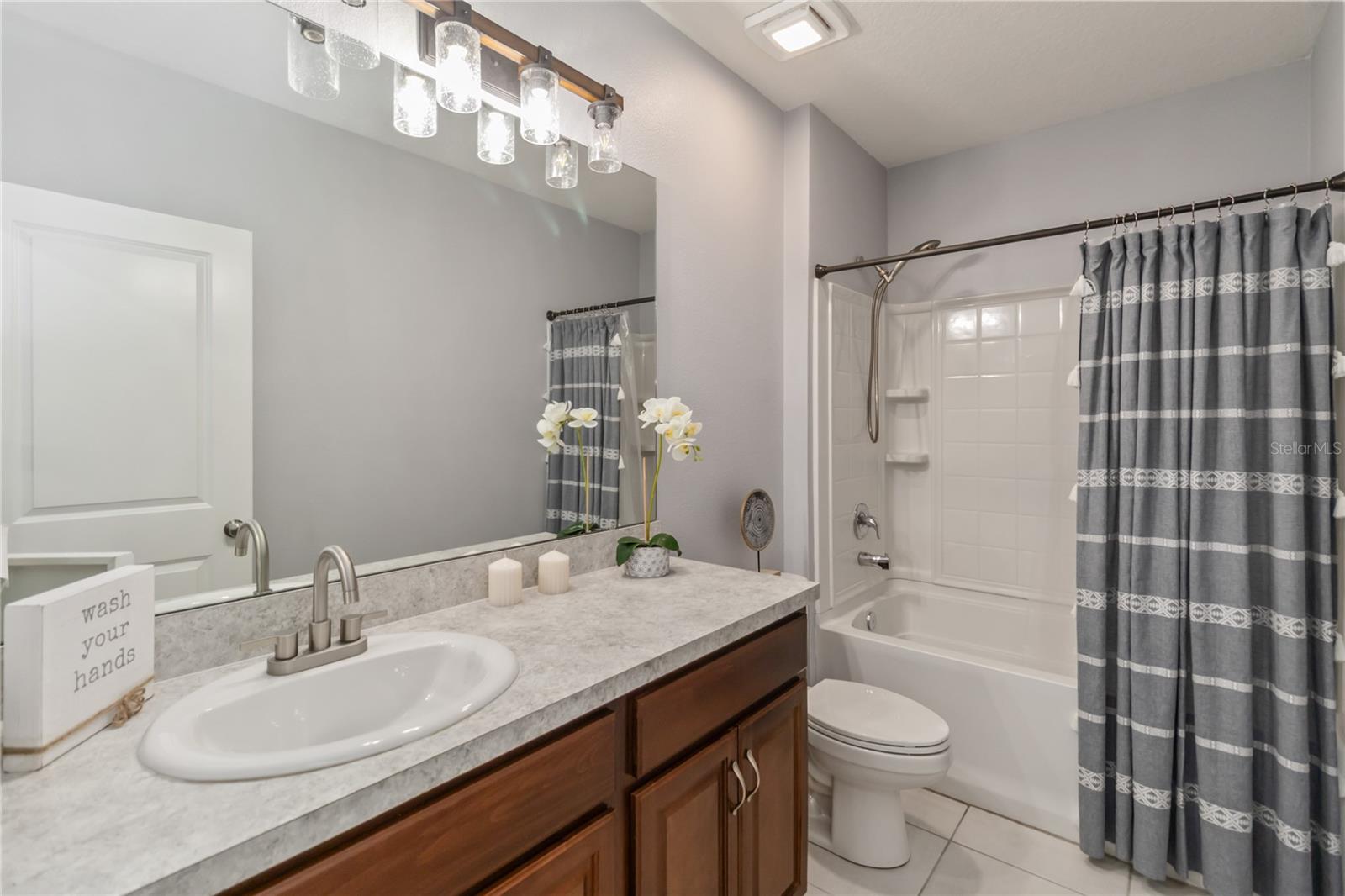 Image 28 of 48 For 410 Kestrel Drive