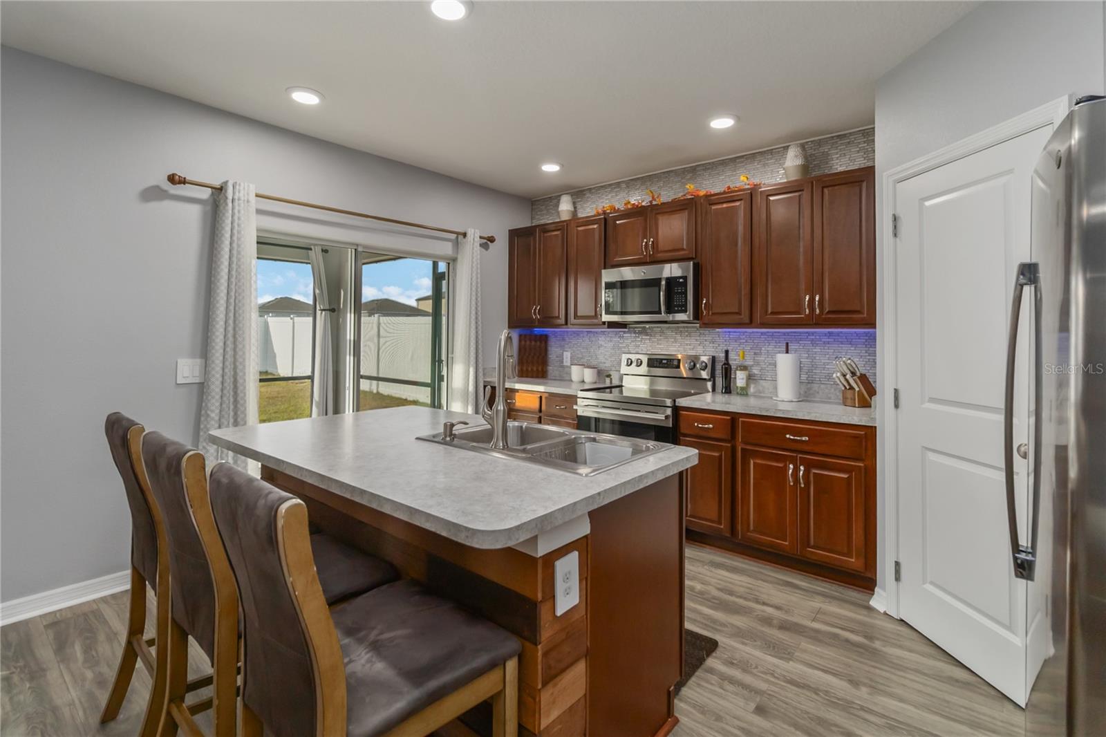 Image 9 of 48 For 410 Kestrel Drive