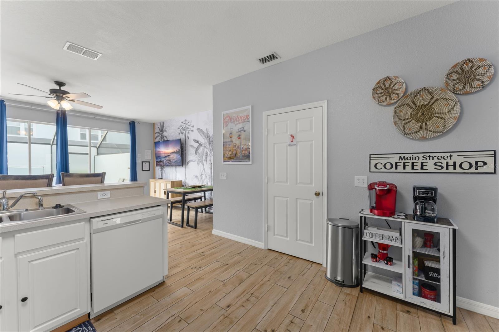 Image 11 of 44 For 7676 Otterspool Street