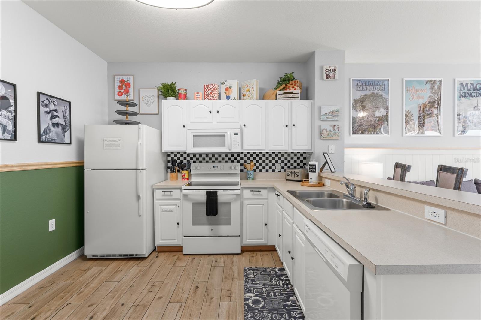 Image 9 of 44 For 7676 Otterspool Street