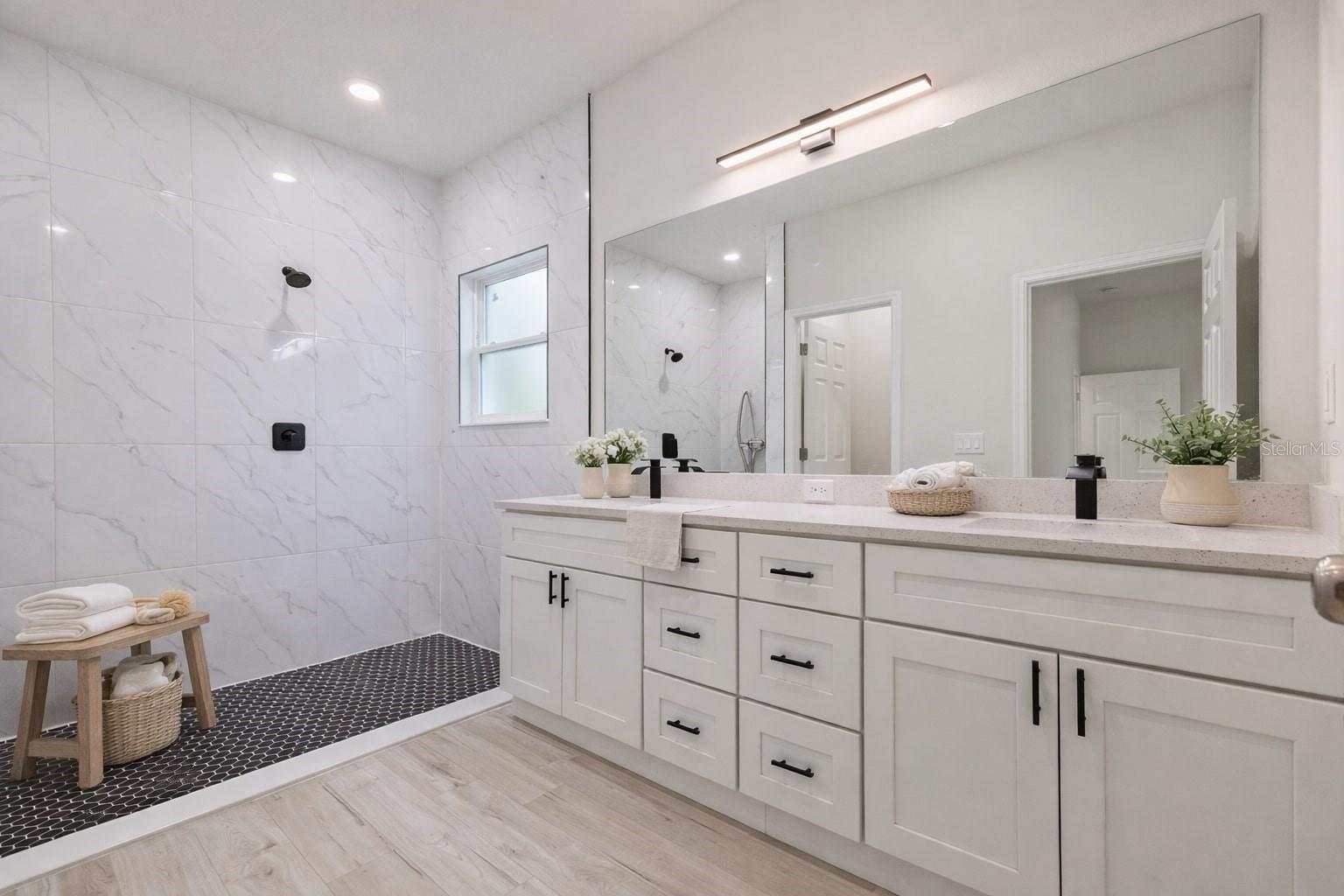 Image 19 of 35 For 1215 Hedgewood Lane