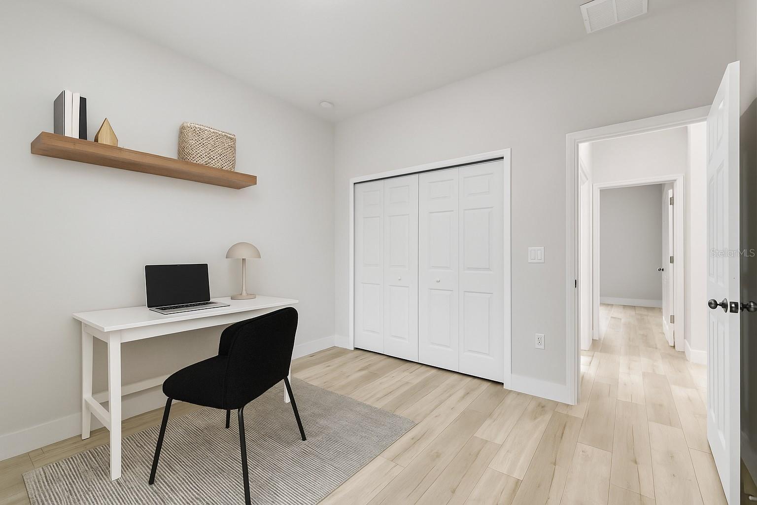 Image 22 of 35 For 1215 Hedgewood Lane