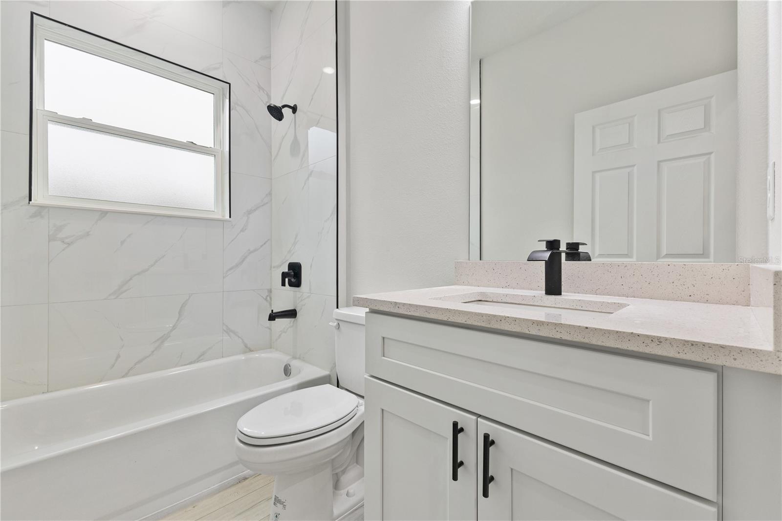 Image 25 of 35 For 1215 Hedgewood Lane