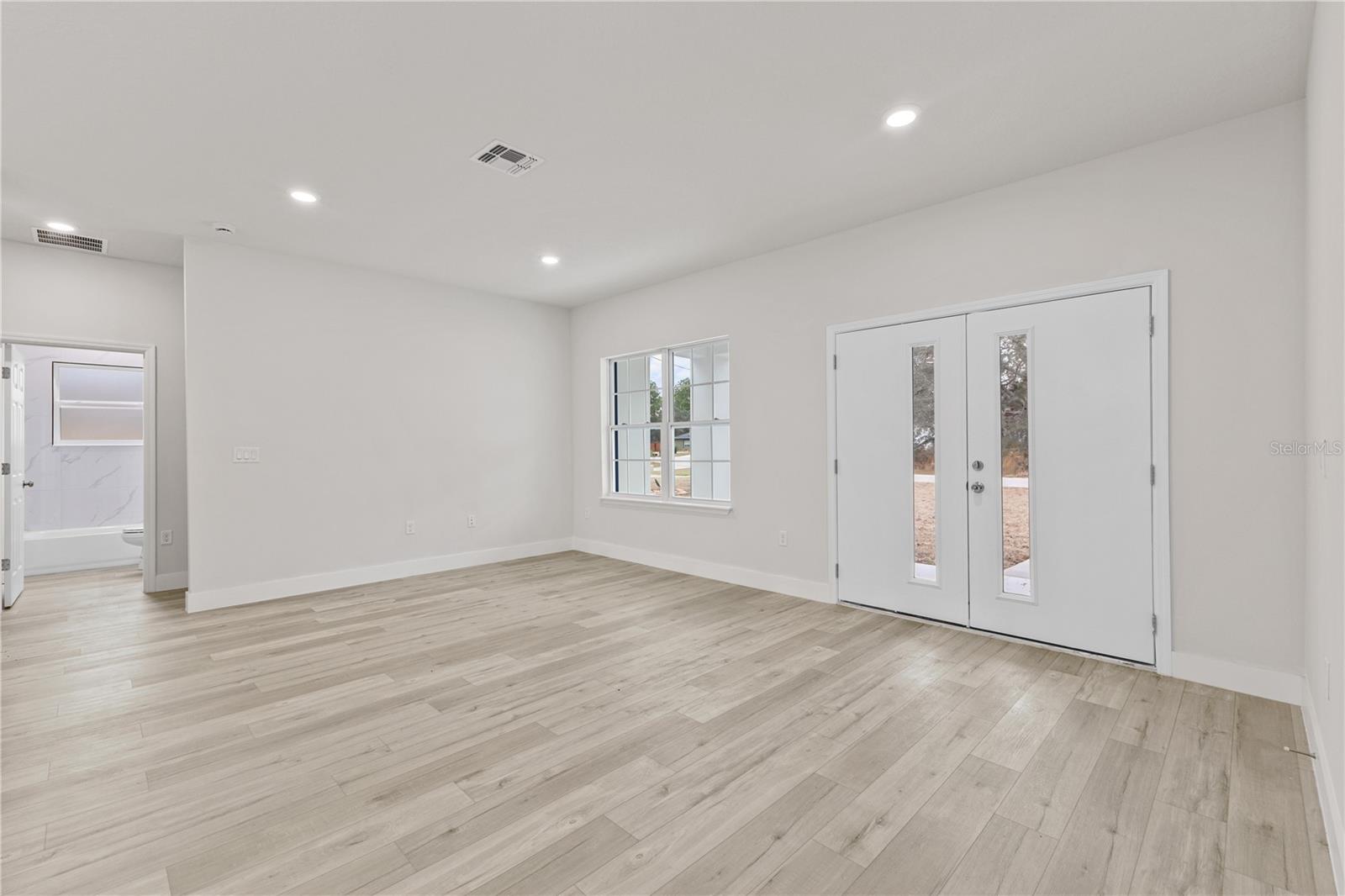 Image 8 of 35 For 1215 Hedgewood Lane