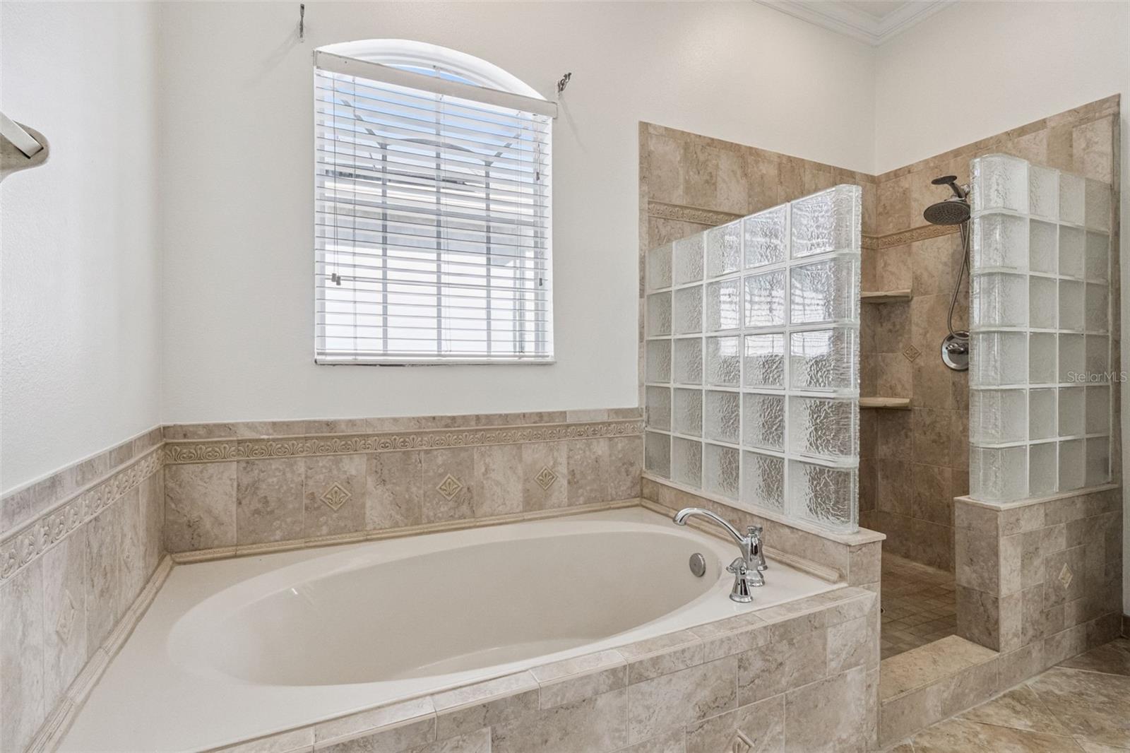 Image 21 of 38 For 2250 Windcrest Lake Circle