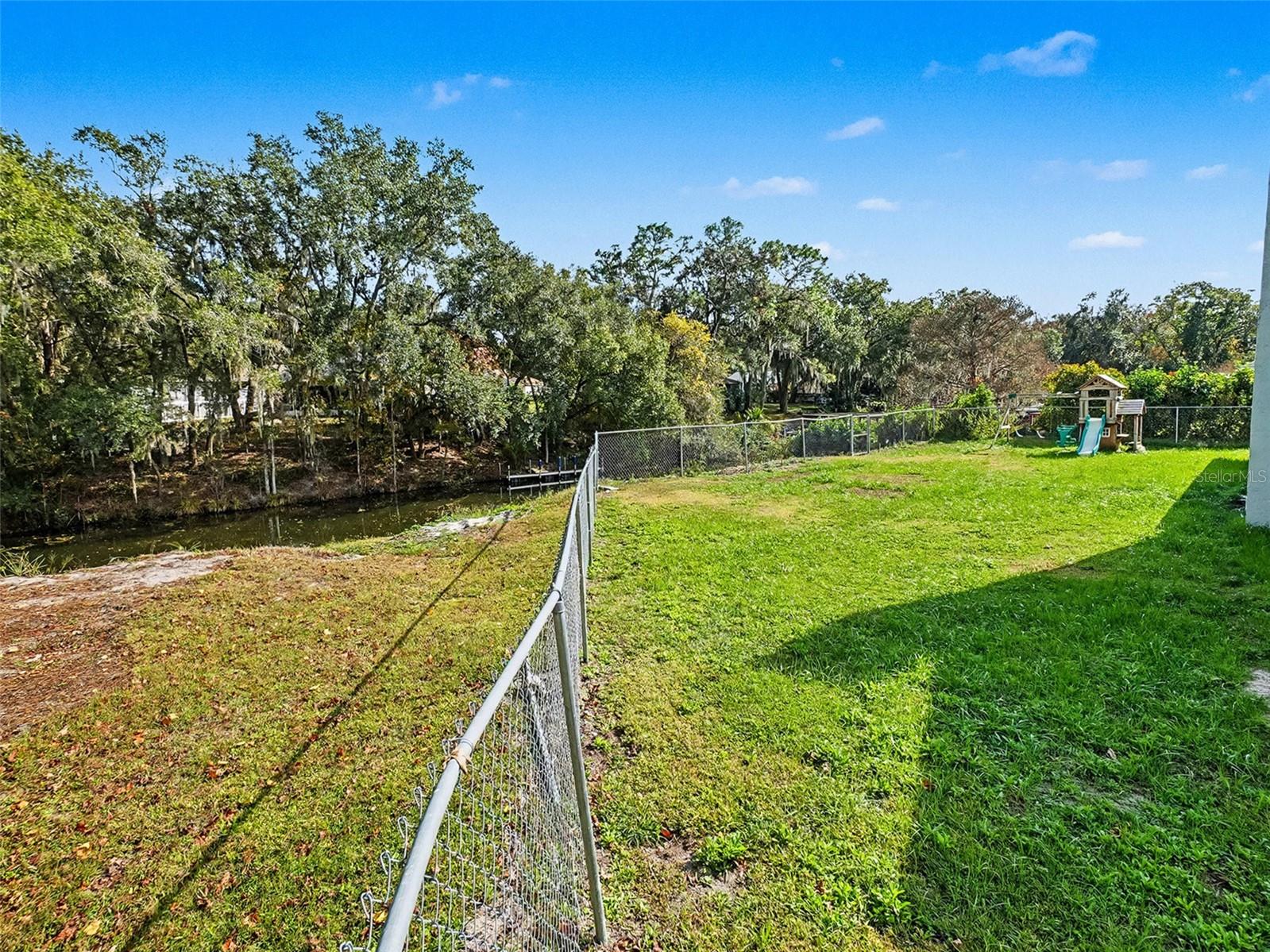 Image 31 of 34 For 18 Weston Road