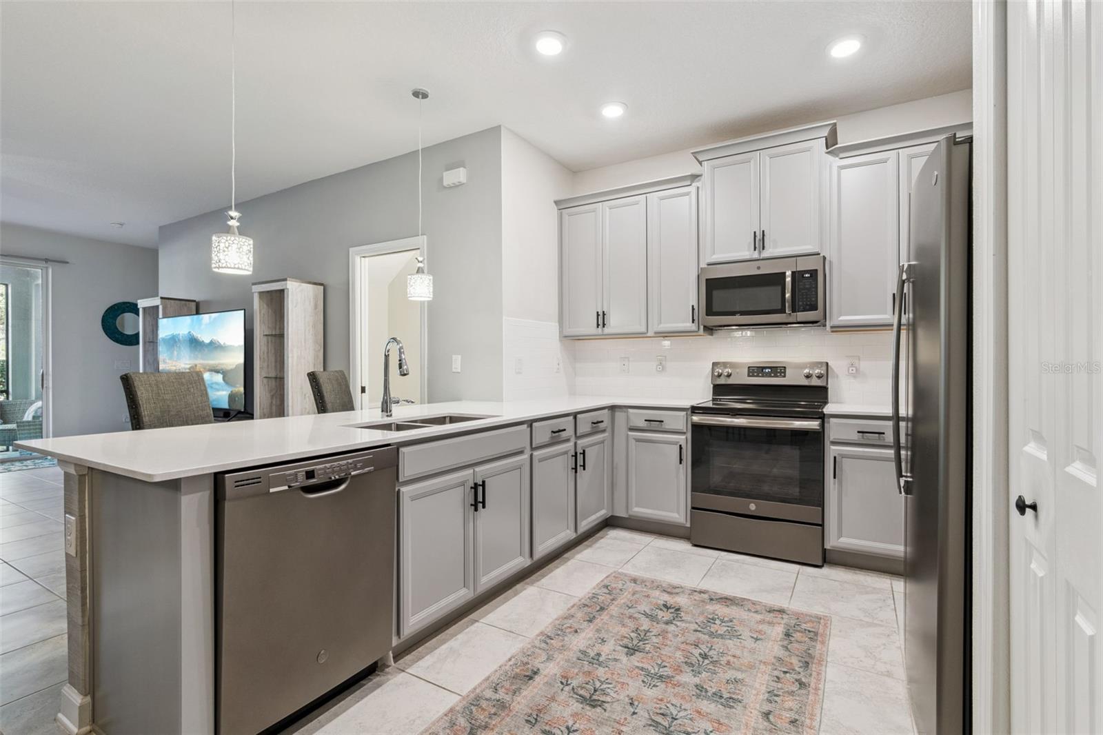 Image 11 of 39 For 2919 Manatee Island Drive