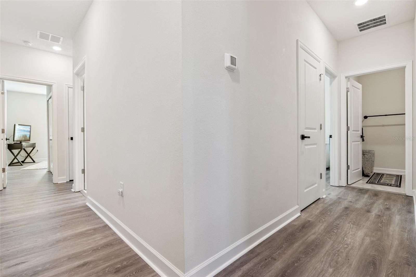 Image 23 of 39 For 2919 Manatee Island Drive