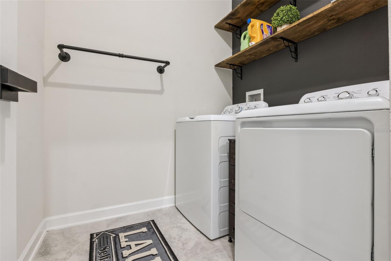 Image 26 of 39 For 2919 Manatee Island Drive