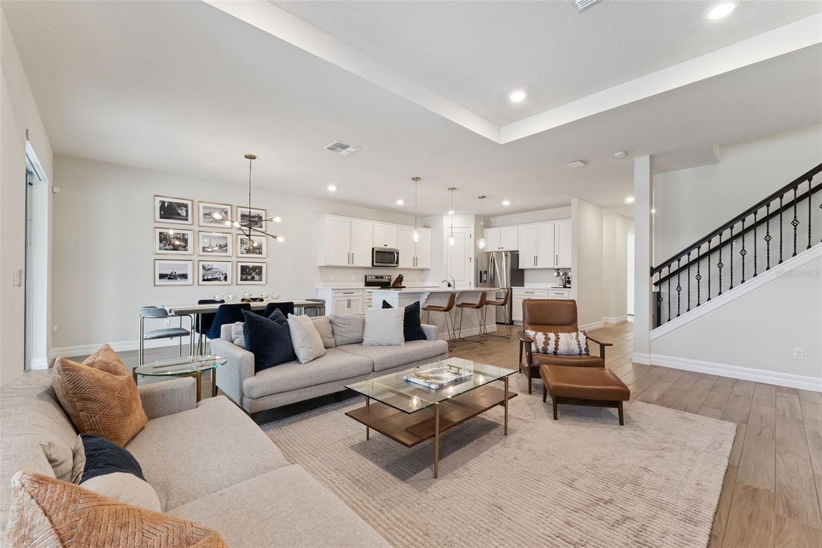 Image 10 of 52 For 2437 Knoll Drive